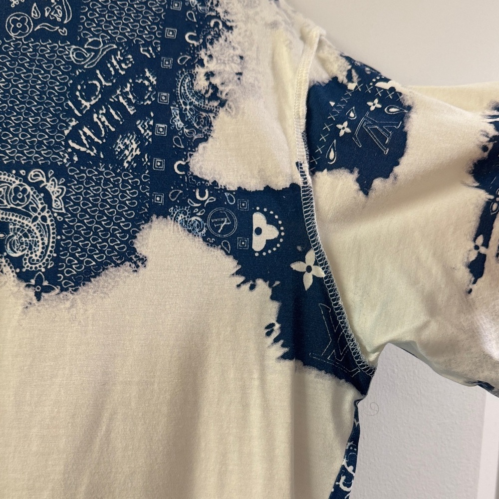 Louis Vuitton Navy and White Patterned Tee - Picture 4 of 12